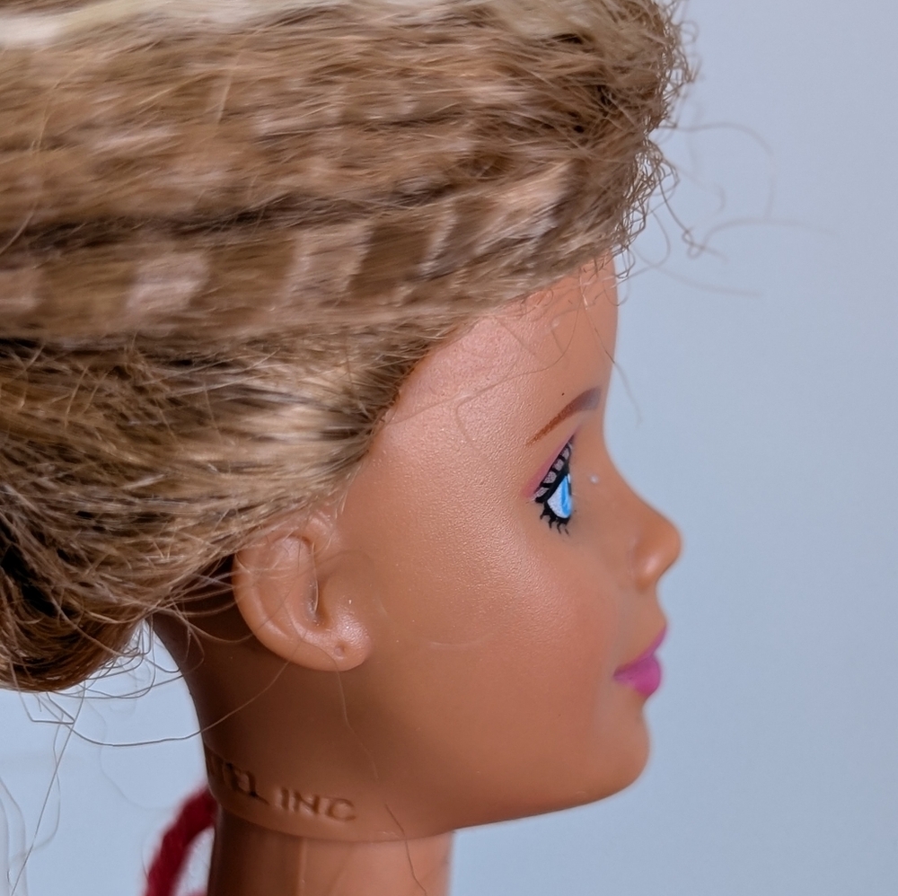 Barbie | 1998 Butterfly Art Tattoo Barbie Doll - Picture 7 of 12